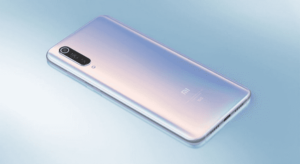 Тыльная сторона смартфона Сяоми Ми 9 Про Вид на тыльную сторону Mi 9 Pro